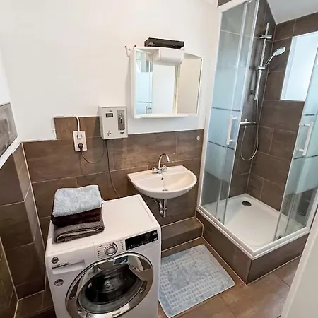 Work & Links By Interhome